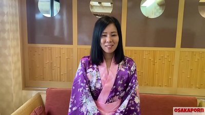 Mae gwraig 41 oed o Japan yn twyllo ei gŵr ac mae’r bechgyn yn cael rhyw am arian. Mae ast Asiaidd wrth ei bodd â rhyw pussy blewog du, tatŵs a blowjobs. mastyrbio ci sefyll IFOM OSAKAPORN
